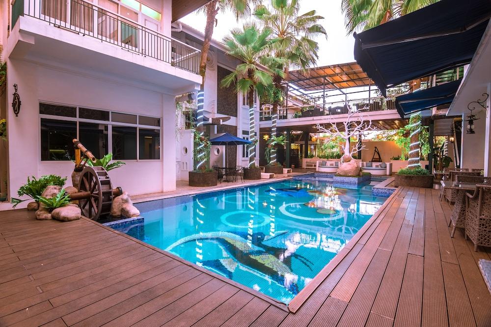Oxville Hotel Padang  Exteriör bild